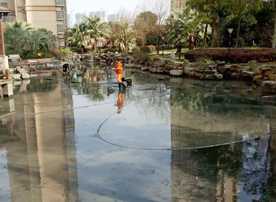 宜丰景观池淤泥清理