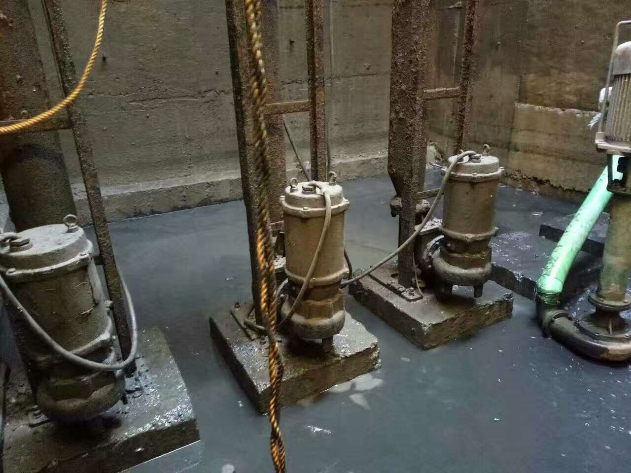 宜丰污水池清理